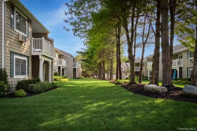 2 Victorian Court 61, Holtsville, NY 11742
