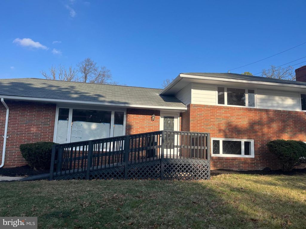 2813 GWYNNVIEW RD, Baltimore, MD 21207