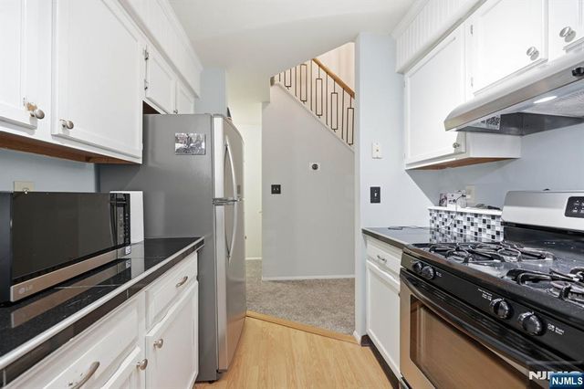 9 New Bedford Road G, West Milford, NJ 07480