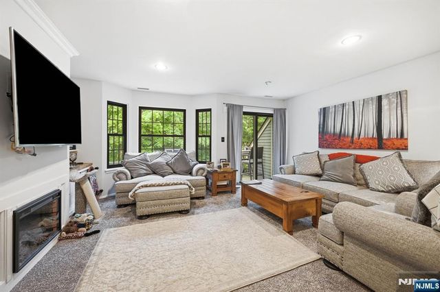 9 New Bedford Road G, West Milford, NJ 07480