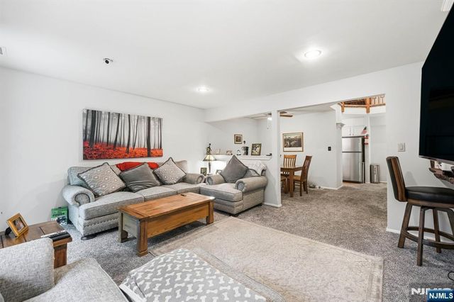 9 New Bedford Road G, West Milford, NJ 07480