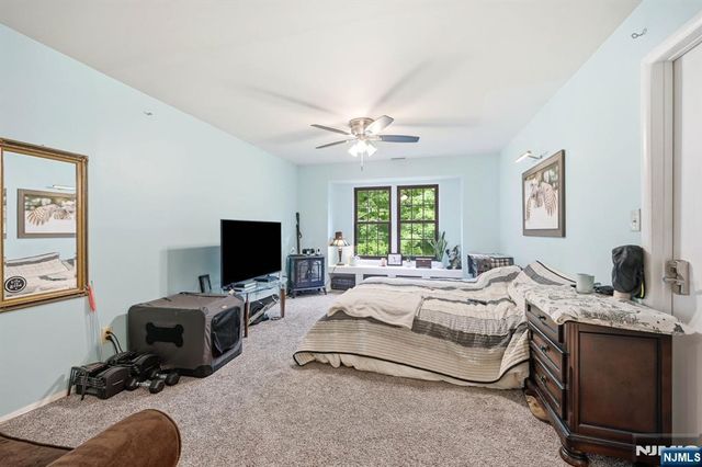 9 New Bedford Road G, West Milford, NJ 07480