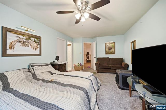 9 New Bedford Road G, West Milford, NJ 07480