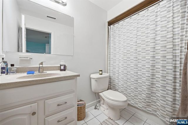9 New Bedford Road G, West Milford, NJ 07480