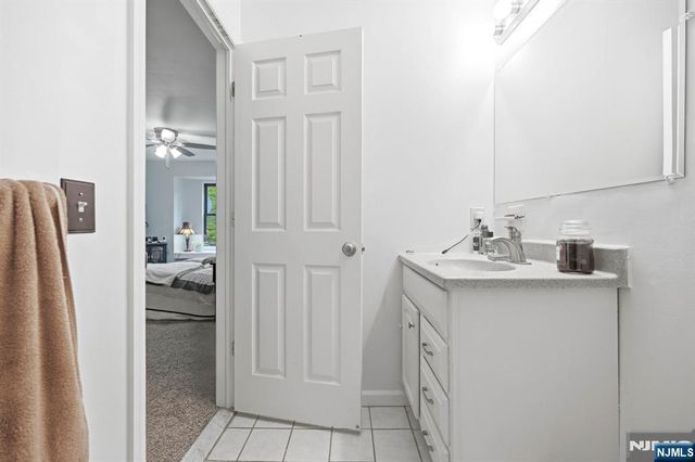 9 New Bedford Road G, West Milford, NJ 07480