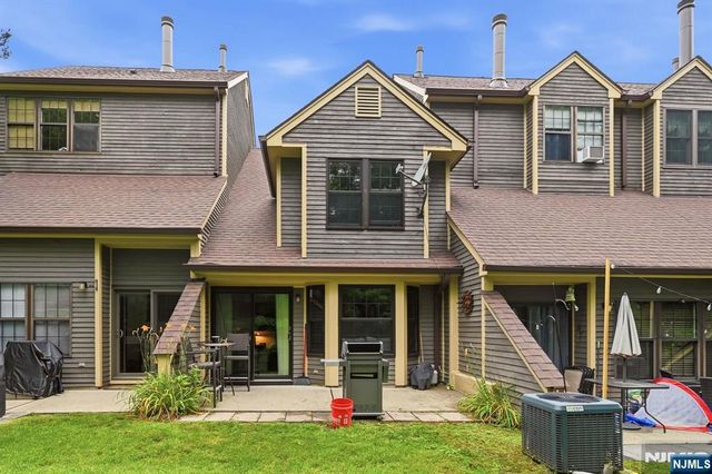 9 New Bedford Road G, West Milford, NJ 07480
