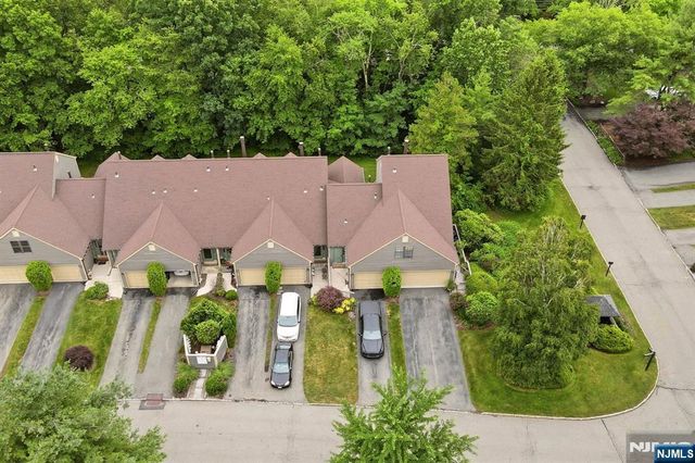 9 New Bedford Road G, West Milford, NJ 07480