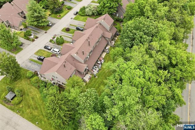 9 New Bedford Road G, West Milford, NJ 07480
