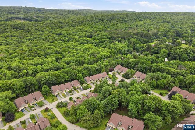 9 New Bedford Road G, West Milford, NJ 07480