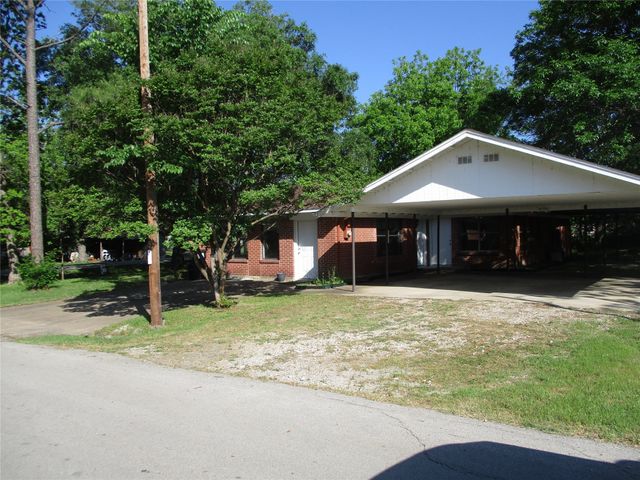 105 S Adams Street, Kemp, TX 75143