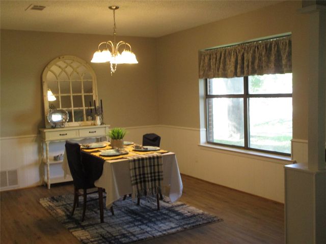 105 S Adams Street, Kemp, TX 75143