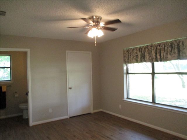 105 S Adams Street, Kemp, TX 75143