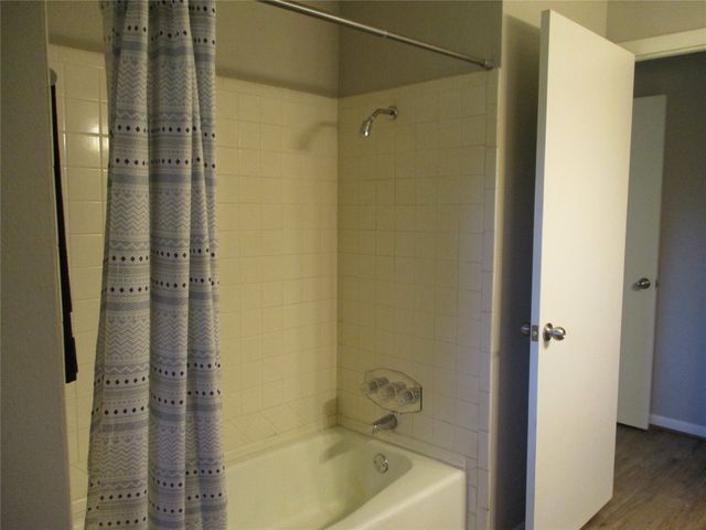 105 S Adams Street, Kemp, TX 75143