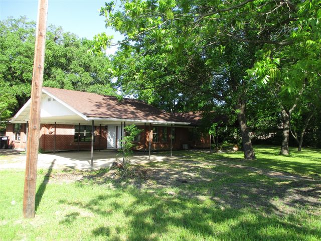105 S Adams Street, Kemp, TX 75143