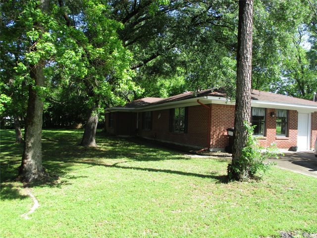 105 S Adams Street, Kemp, TX 75143