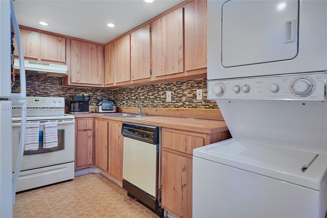 780 NE 69th St 2404, Miami, FL 33138