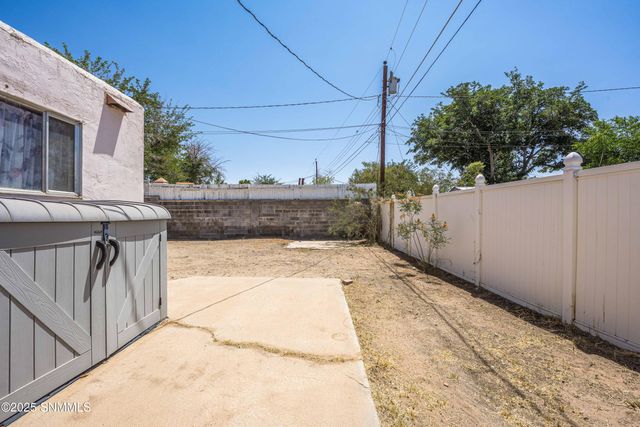2220 Coleen Court, Las Cruces, NM 88001
