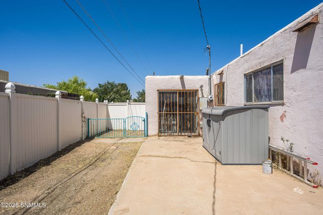 2220 Coleen Court, Las Cruces, NM 88001