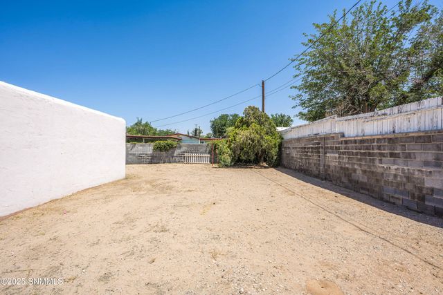 2220 Coleen Court, Las Cruces, NM 88001
