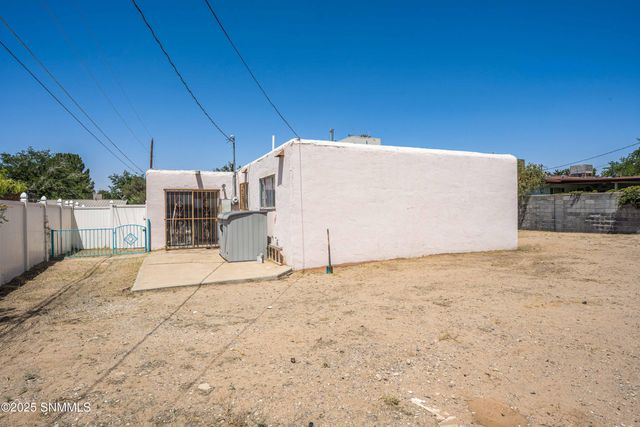 2220 Coleen Court, Las Cruces, NM 88001