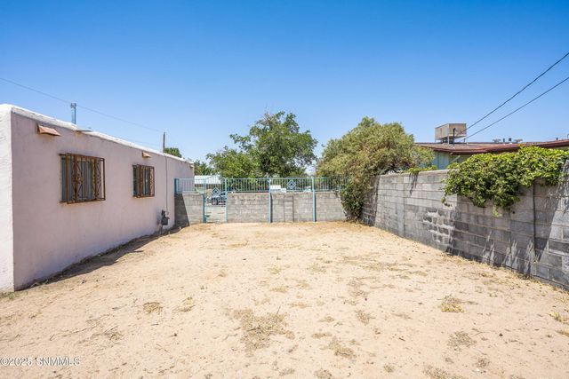 2220 Coleen Court, Las Cruces, NM 88001