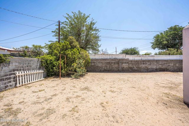 2220 Coleen Court, Las Cruces, NM 88001