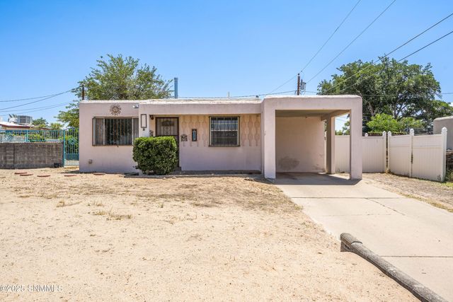 2220 Coleen Court, Las Cruces, NM 88001