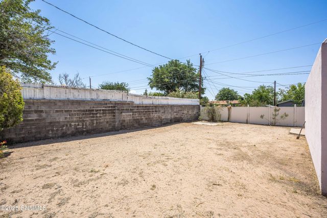 2220 Coleen Court, Las Cruces, NM 88001