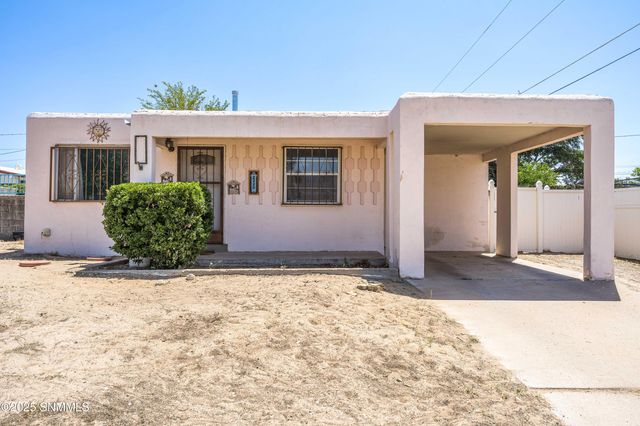 2220 Coleen Court, Las Cruces, NM 88001