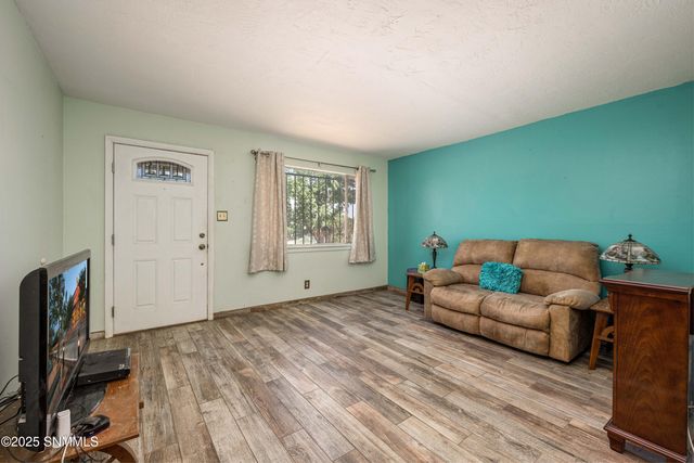 2220 Coleen Court, Las Cruces, NM 88001