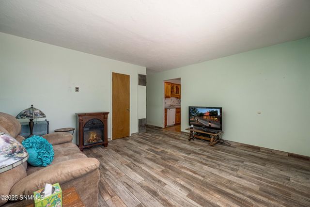 2220 Coleen Court, Las Cruces, NM 88001