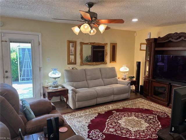 444 Bernice PL, Virginia Beach, VA 23452