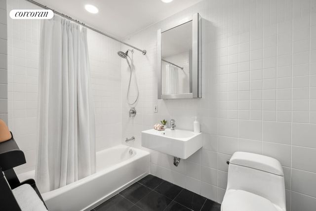 80 Chambers St Apt 10B, New York City, NY 10007
