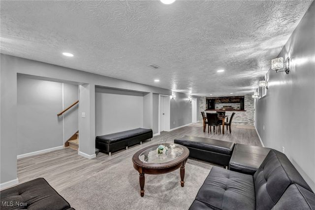 16577 State Road, North Royalton, OH 44133