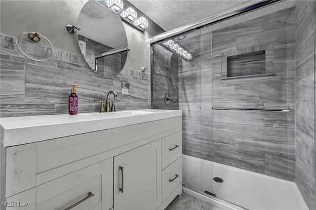 16577 State Road, North Royalton, OH 44133