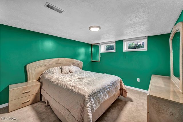 16577 State Road, North Royalton, OH 44133