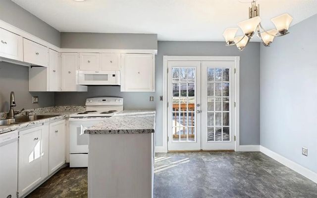 10021 W 52nd Street, Merriam, KS 66203