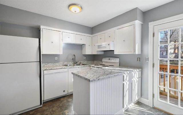 10021 W 52nd Street, Merriam, KS 66203