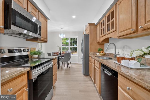 5866 WOOD FLOWER CT, Burke, VA 22015