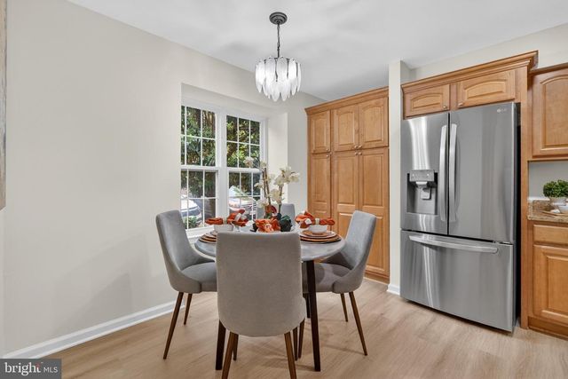 5866 WOOD FLOWER CT, Burke, VA 22015