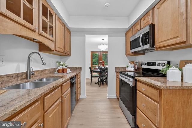 5866 WOOD FLOWER CT, Burke, VA 22015
