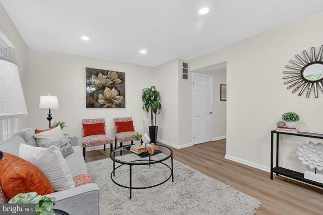 5866 WOOD FLOWER CT, Burke, VA 22015