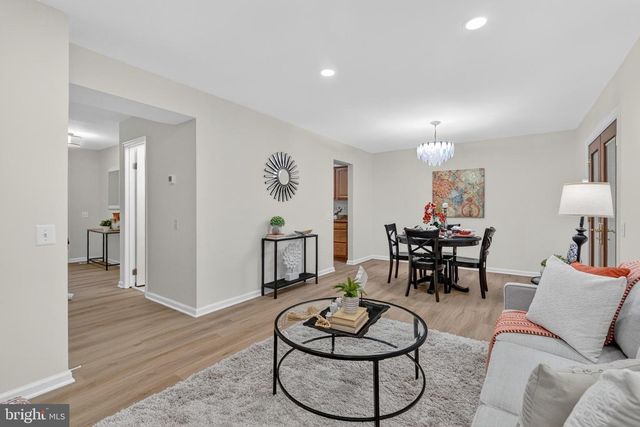 5866 WOOD FLOWER CT, Burke, VA 22015