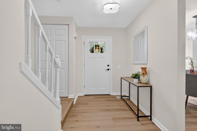 5866 WOOD FLOWER CT, Burke, VA 22015