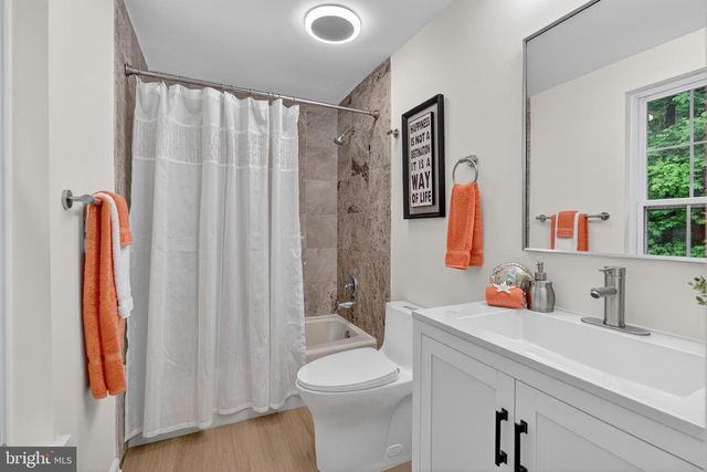 5866 WOOD FLOWER CT, Burke, VA 22015