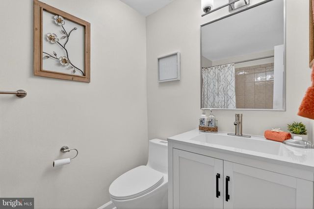 5866 WOOD FLOWER CT, Burke, VA 22015