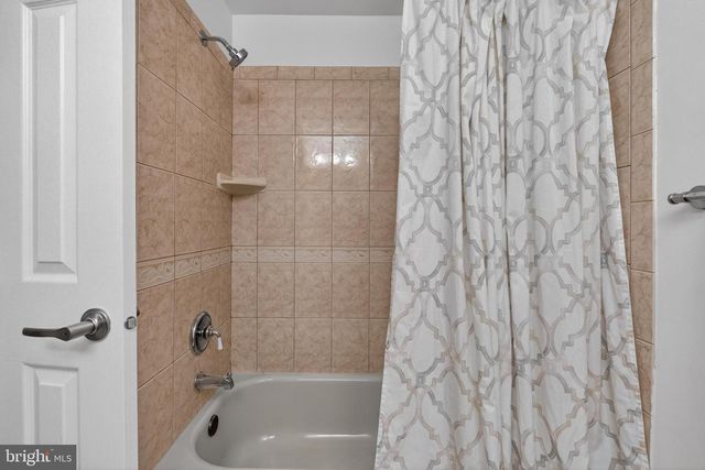 5866 WOOD FLOWER CT, Burke, VA 22015