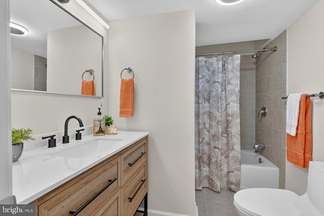 5866 WOOD FLOWER CT, Burke, VA 22015