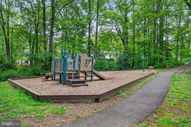 5866 WOOD FLOWER CT, Burke, VA 22015