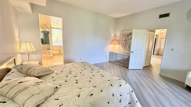 7472 La Paz Blvd 301, Boca Raton, FL 33433